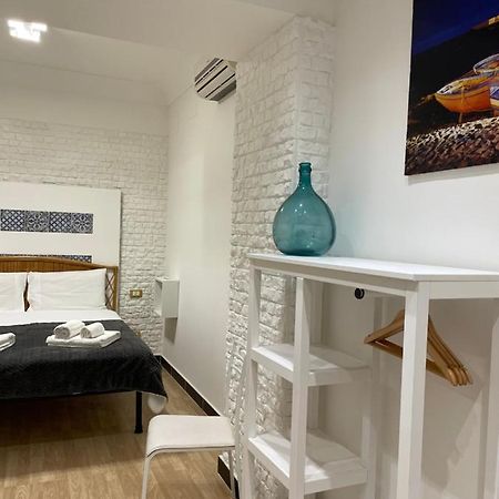 Centro Citta Basement Hotel Palermo Bagian luar foto