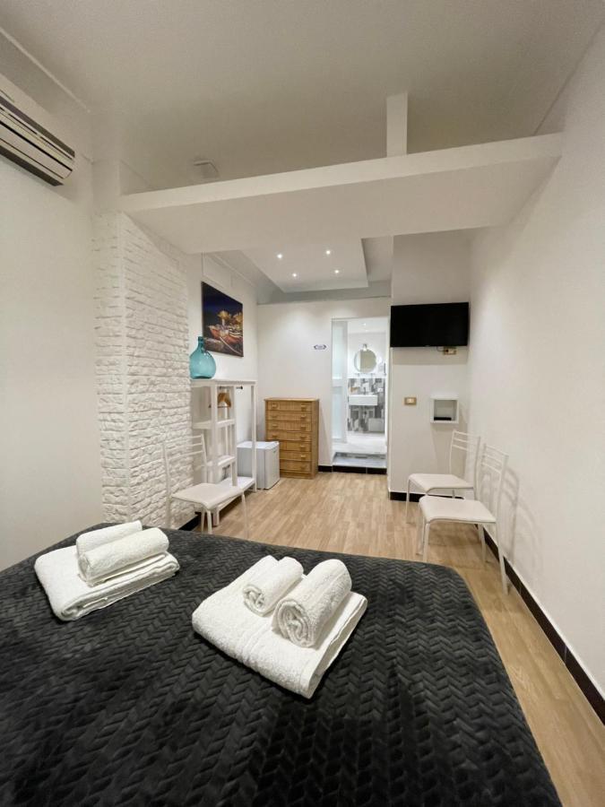 Centro Citta Basement Hotel Palermo Bagian luar foto